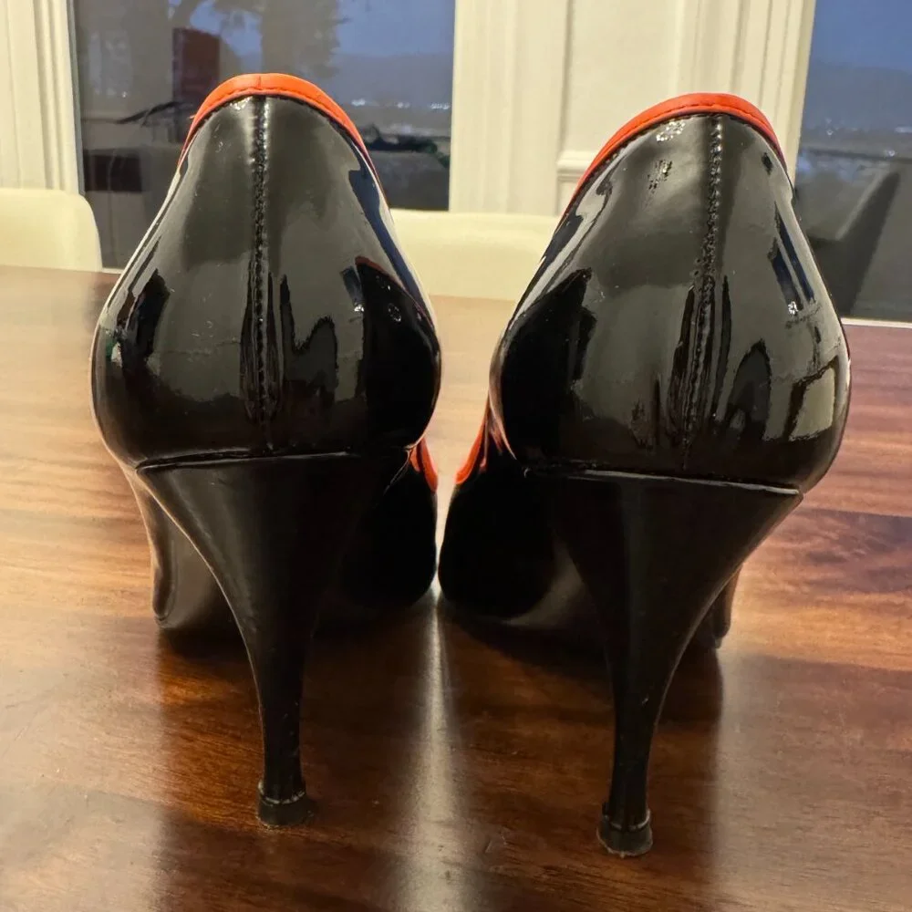 Vintage FENDI Black Patent Gold Medallion Peep Toe Pump - Picture 9 of 13
